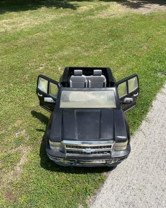 Auto a batteria per bambini Chevrolet Silverado