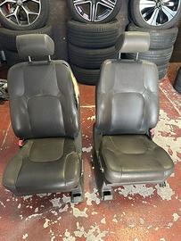 Sedili in pelle Nissan Navarra anno 2009