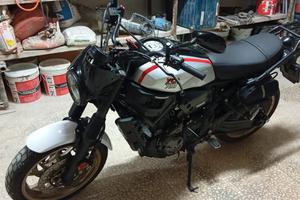 Yamaha xsr 700
