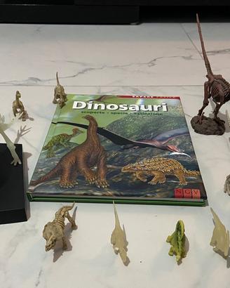 Libro più modellini dinosauri