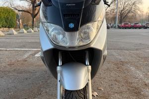 Scooter Piaggio X8 200