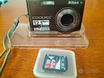 fotocamera digitale  Nikon 