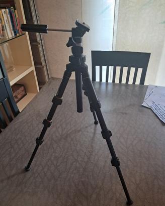 trepiede per macchine fotografiche analogiche