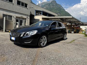 Volvo V60 (motore funzionante ma testa da rifare)