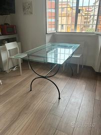 Tavolo di vetro