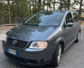 Volkswagen Touran 2.0 autocarro