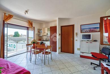3 LOCALI A SANTA MARINELLA