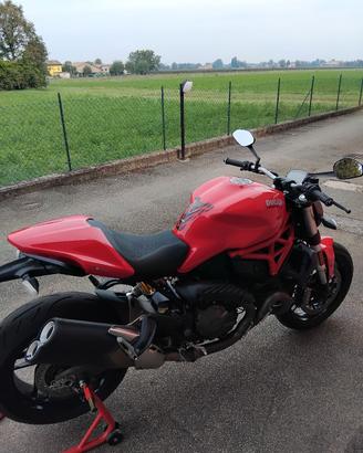 ducati monster 821 red
