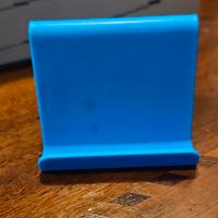 piccolo e simpatico porta cellulare da tavolo 