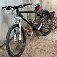 Mtb 26 full carbon leggerissima!!