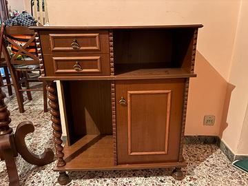 Arredamento in legno.