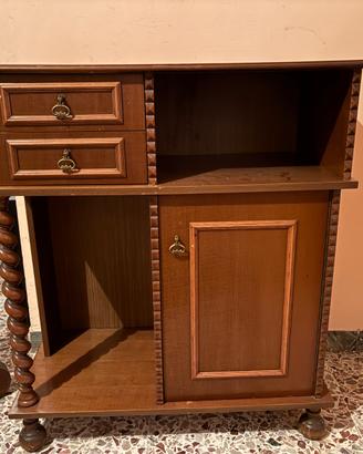 Arredamento in legno.