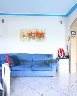 Villa di 213 m² con più di 5 locali e box auto a A