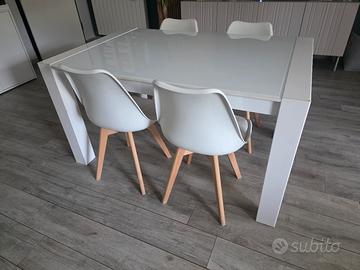 Tavolo allungabile (MAX 220 CM)