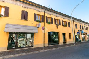 NEGOZIO A FORLÌ