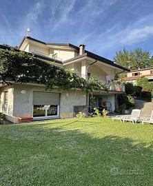 Porzione di villa a Proserpio (CO)
