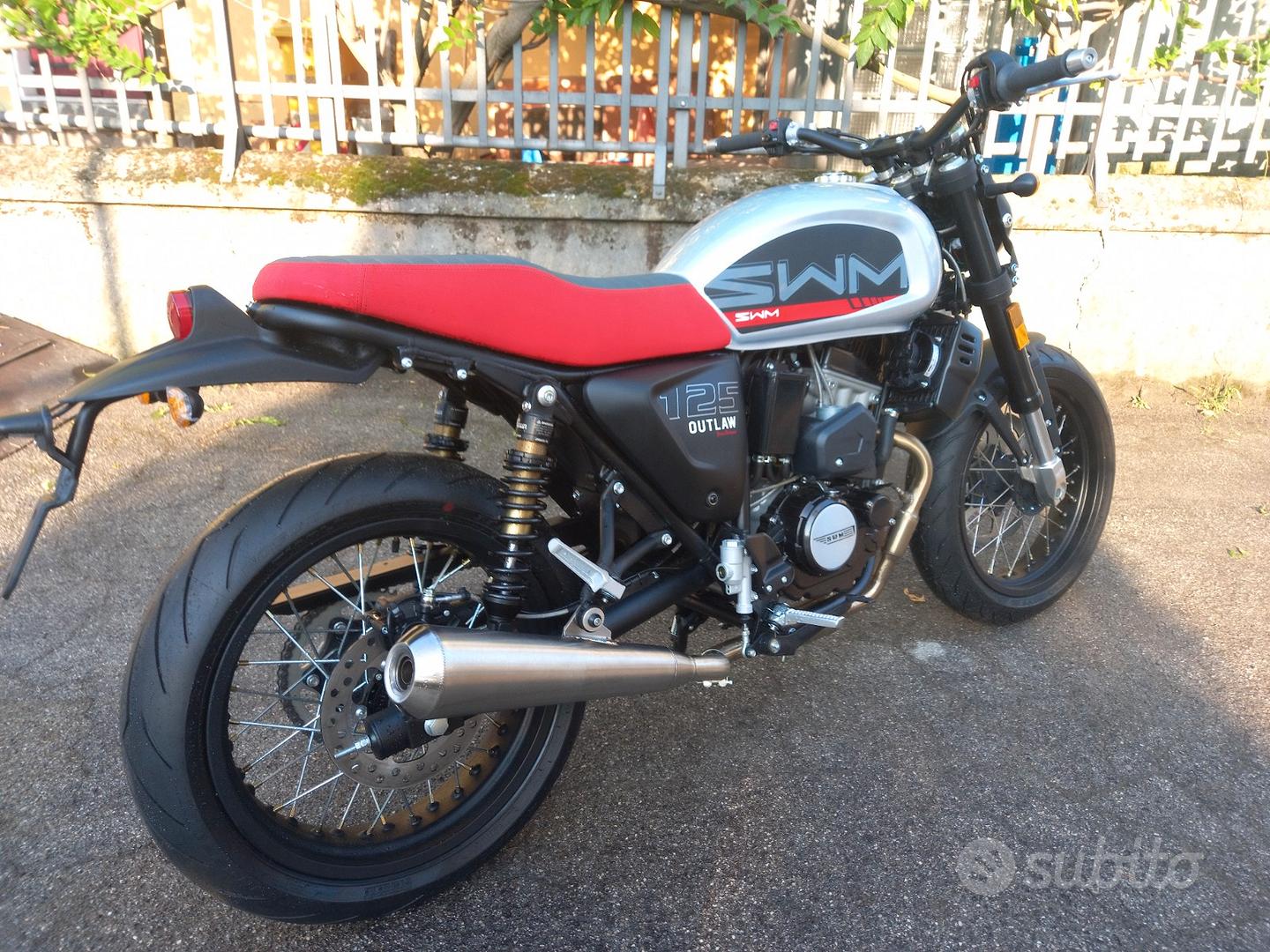 Swm 125 hot sale scrambler