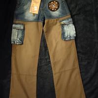 Pantaloni in denim e stoffa. 