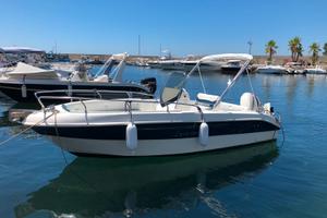 Barca Open 19 con 90cv con posto barca