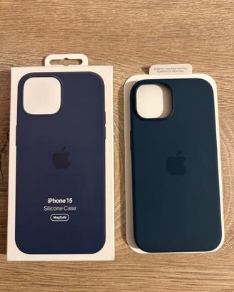 Cover Apple iPhone 15 blu scuro