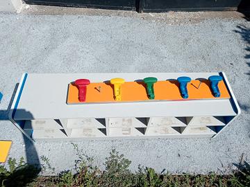 Scarpiere per bambini e appendi abiti 