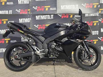 YAMAHA YZF R1 Akrapovic Video 360