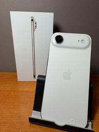 iPhone 17 air 256gb con 7 cicli di ricarica!!