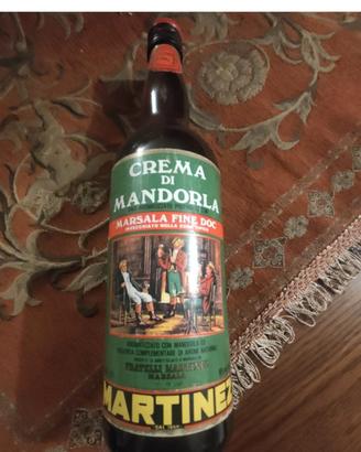 Marsala Martinez CREMA DI MANDORLE.

BOTTIGLIA DI 