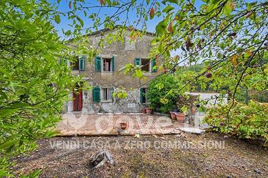 Rustico / Casale di 350 m² con 4 locali a Fosdinov