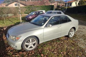 Lexus IS 200