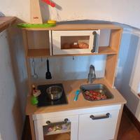 Cucina in legno per bambini 