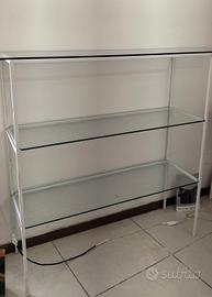 Scaffali in ferro , con vetro.  