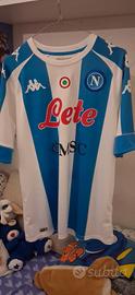 Maglia Napoli commemorazione Maradona 