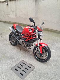 Ducati moster 696 plus