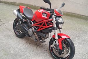Ducati moster 696 plus