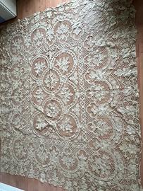 Copriletto matrimoniale vintage di pizzo