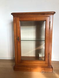 Mobile vetrina in noce massiccio