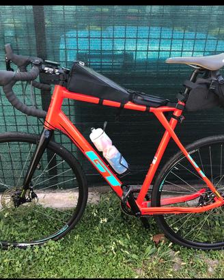Bici Gravel GT Grade