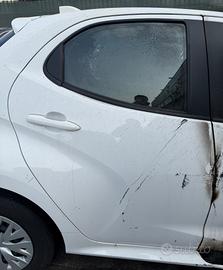 porta posteriore dx mazda 2