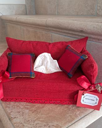 Portafazzoletti rosso a forma di divanetto