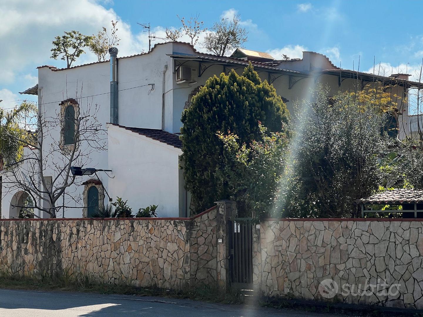 Casa – Capaccio, Laura - Altro