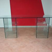 Scrivania in vetro