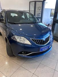 Lancia Ypsilon 1.0 FireFly 5 porte S&S Hybrid Silv