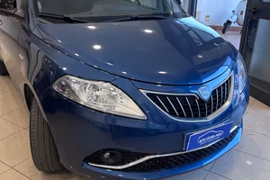 Lancia Ypsilon 1.0 FireFly 5 porte S&S Hybrid Silv