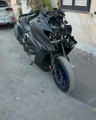 Tmax 560