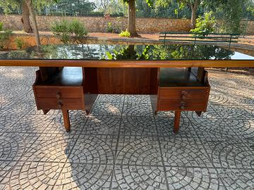 Scrivania vintage da studio medico o tecnico