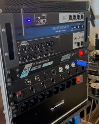 Flich case rack allestito, mixer , microfoni ecc