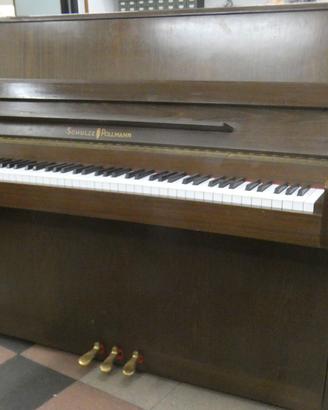 Pianoforte SCHULZE POLLMANN 116 in noce