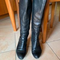 Stivali Geox neri in pelle