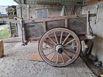 antico carro buoi in legno 